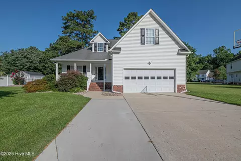 2705 River Chase Dr, Greenville, NC 27858