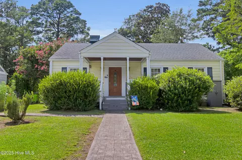 811 Chattawka Ln, New Bern, NC 28560