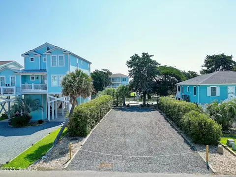 144 Marlin Dr, Holden Beach, NC 28462