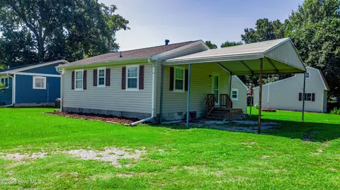 1332 Snug Harbor Rd, Hertford, NC 27944