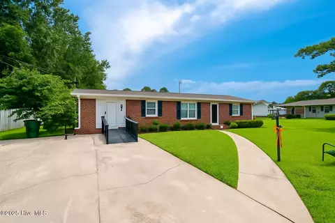72 Village Dr, Whiteville, NC 28472