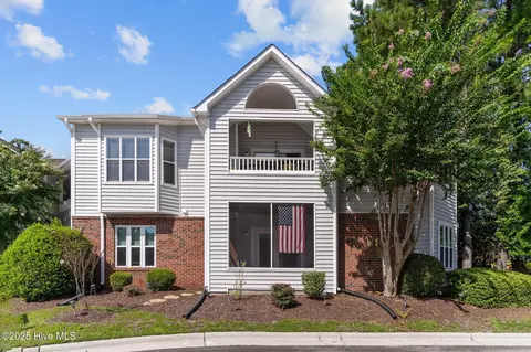 4130 Breezewood Dr #204, Wilmington, NC 28412