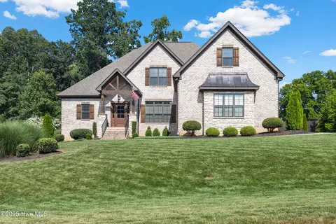 7406 Felloes Ct, Oak Ridge, NC 27310