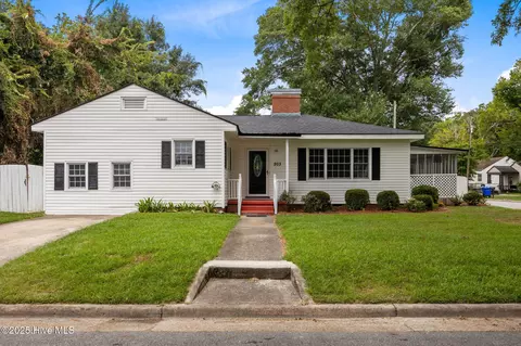 203 Arlington Cir, Greenville, NC 27834