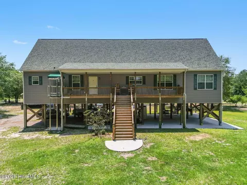 364 Murray Turner Farm Rd, Burgaw, NC 28425