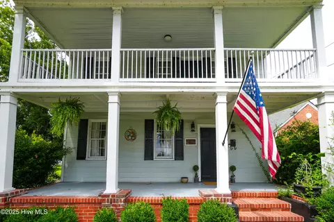 219 E Church St, Edenton, NC 27932