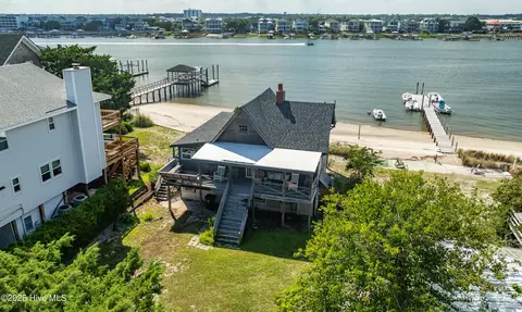 305 N Lumina Ave N, Wrightsville Beach, NC 28480