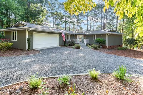 103 Greenock Ct, West End, NC 27376