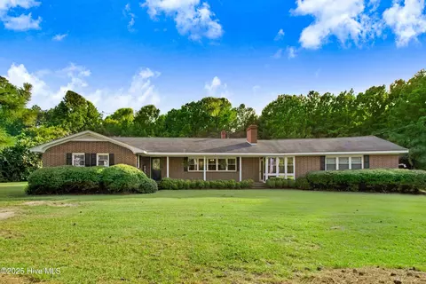 305 Washington St NW, Pikeville, NC 27863