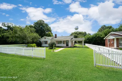 107 E Main St, Hamilton, NC 27840 photo 3