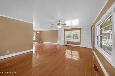 107 E Main St, Hamilton, NC 27840 photo 13
