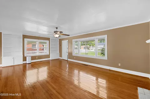 107 E Main St, Hamilton, NC 27840 photo 14
