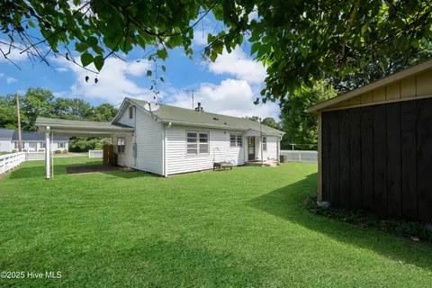 107 E Main St, Hamilton, NC 27840 photo 6