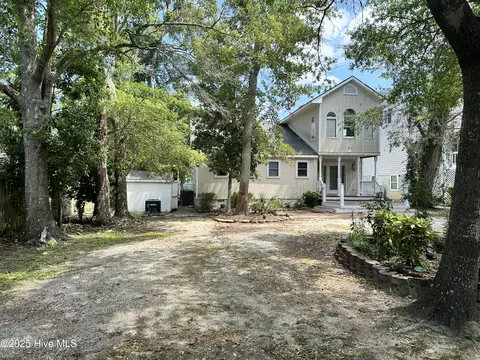 2404 E Yacht Dr, Oak Island, NC 28465