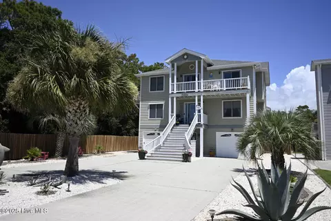108 E Island Dr, Oak Island, NC 28465