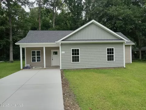 111 E Oliver St, Whiteville, NC 28472