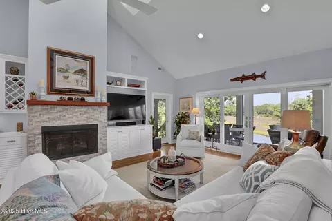Living - 112 Drake Rd, Hampstead, NC 28443 photo 2 of 3