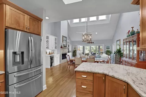 Kitchen - 112 Drake Rd, Hampstead, NC 28443 photo 3 of 4