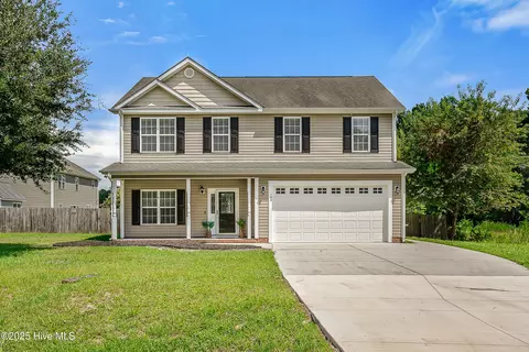 135 Barbour Rd, Hubert, NC 28539