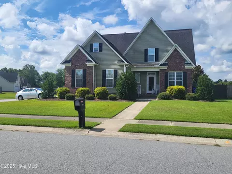 3201 Pacolet Dr, Greenville, NC 27834