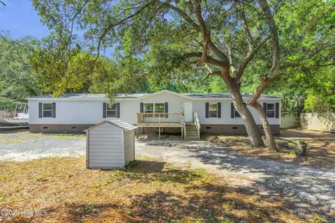 122 Heathcliff Rd, Wilmington, NC 28409