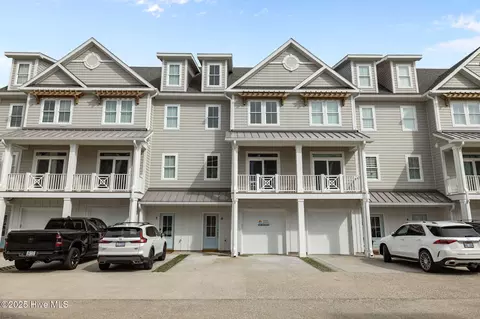 200 Olde Towne Yacht Club Dr #6, Beaufort, NC 28516