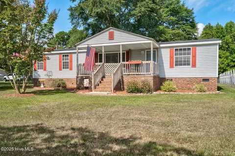 4541 Faith Baptist Church Rd, Pinetops, NC 27864