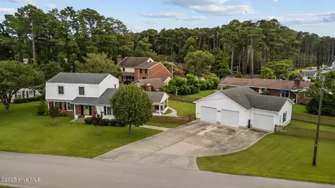 200 Jones Ave, Beaufort, NC 28516