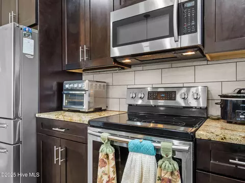 Kitchen - 100 Abaco Dr E, Cedar Point, NC 28584 photo 3 of 5
