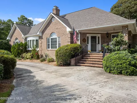 203 Silver Creek Landing Rd, Swansboro, NC 28584
