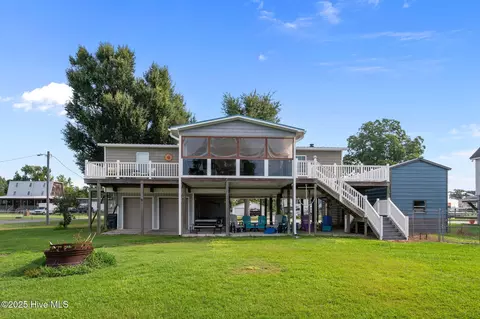 86 Blackbird Ln, Chocowinity, NC 27817