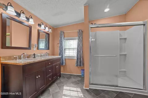 Bath - 86 Blackbird Ln, Chocowinity, NC 27817 photo 1 of 4