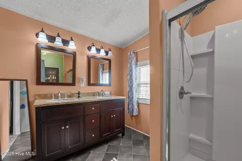 Bath - 86 Blackbird Ln, Chocowinity, NC 27817 photo 2 of 4