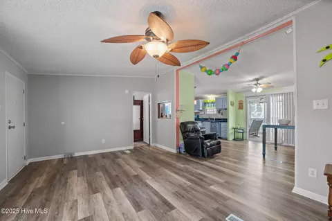 Living - 86 Blackbird Ln, Chocowinity, NC 27817 photo 3 of 3