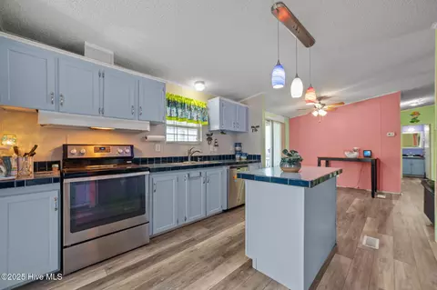 Kitchen - 86 Blackbird Ln, Chocowinity, NC 27817 photo 5 of 5