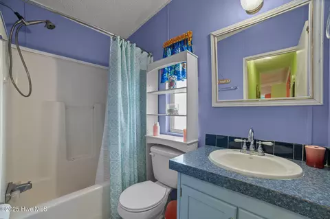 Bath - 86 Blackbird Ln, Chocowinity, NC 27817 photo 3 of 4