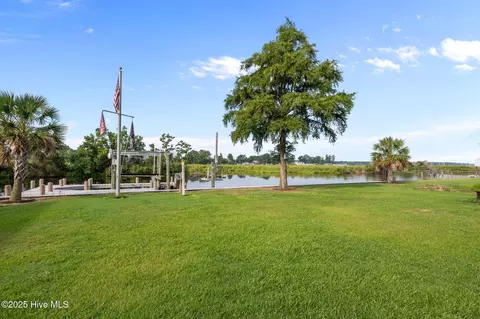 Exterior - 86 Blackbird Ln, Chocowinity, NC 27817 photo 5 of 10
