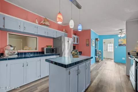 Kitchen - 86 Blackbird Ln, Chocowinity, NC 27817 photo 3 of 5