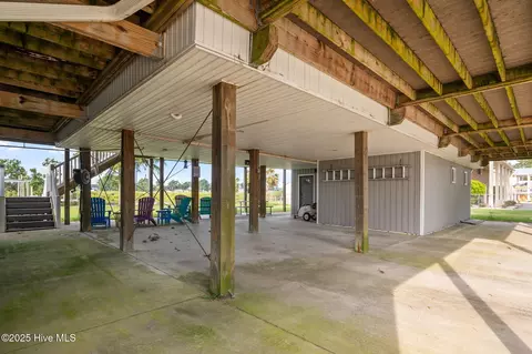 Exterior - 86 Blackbird Ln, Chocowinity, NC 27817 photo 3 of 10