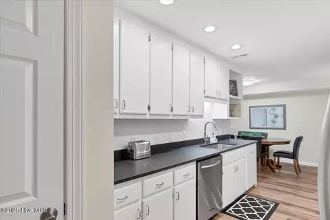 Kitchen - 3 Riverside Ct, Pinehurst, NC 28374 photo 9 of 10