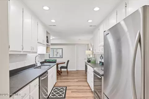 Kitchen - 3 Riverside Ct, Pinehurst, NC 28374 photo 10 of 10
