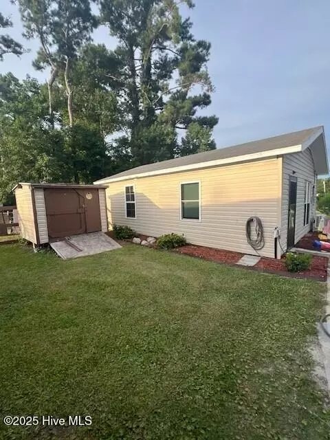 112 Live Oak St, Gloucester, NC 28528 photo 4