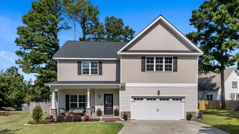 2202 Sophia Cir, Winterville, NC 28590