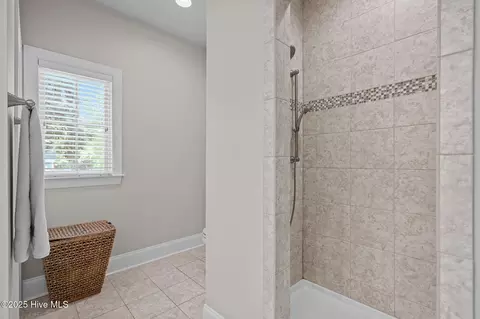 Bath - 509 Center Dr, Hampstead, NC 28443 photo 3 of 4