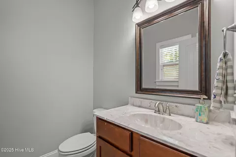 Bath - 509 Center Dr, Hampstead, NC 28443 photo 4 of 4