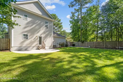 Exterior - 509 Center Dr, Hampstead, NC 28443 photo 4 of 11