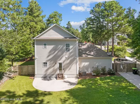 Exterior - 509 Center Dr, Hampstead, NC 28443 photo 5 of 11