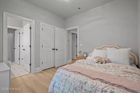 Bedroom - 509 Center Dr, Hampstead, NC 28443 photo 5 of 10