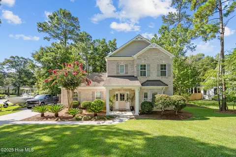 509 Center Dr, Hampstead, NC 28443
