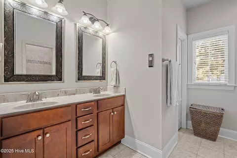Bath - 509 Center Dr, Hampstead, NC 28443 photo 2 of 4